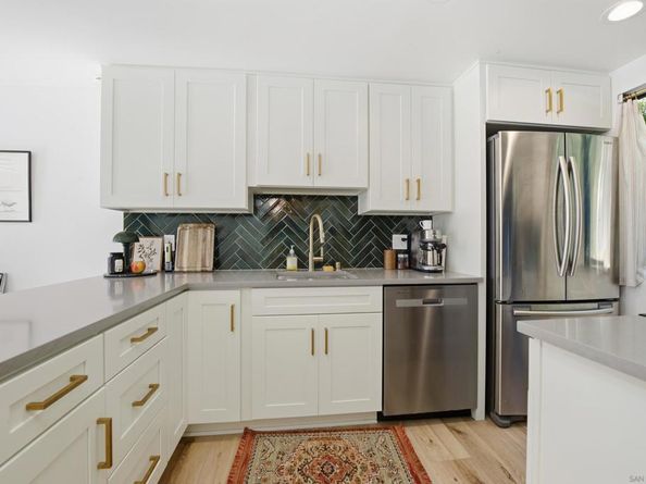 2352 Caringa C, Carlsbad CA 92009