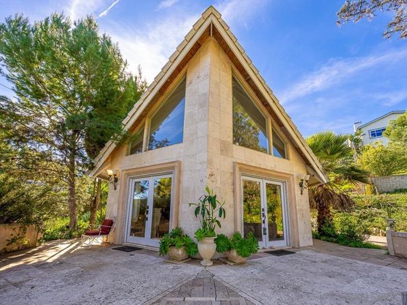 5628 Desert View Drive, La Jolla CA 92037