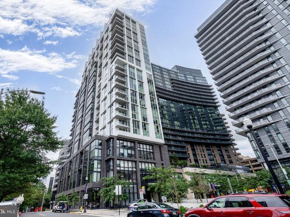 1781 N Pierce Street 303, Arlington VA 22209