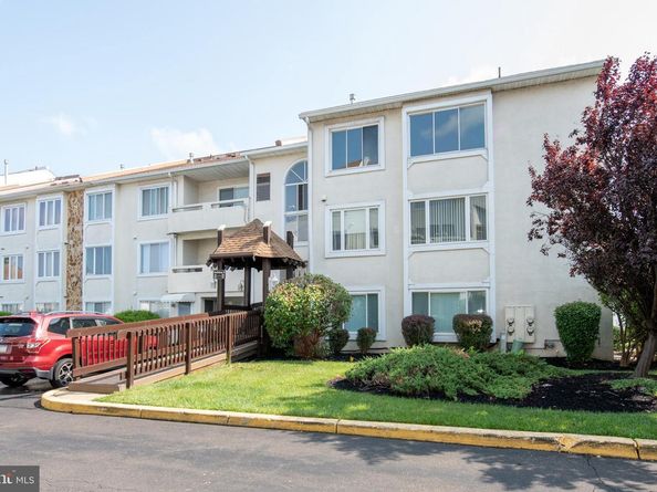 83 Bonnie Gellman Court D83, Philadelphia PA 19114