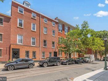 303 S 11TH Street