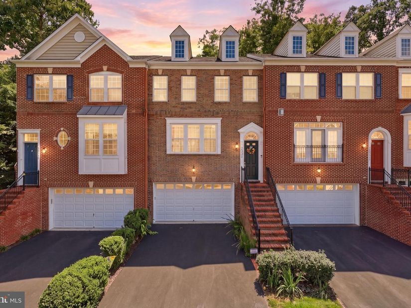 20200 Center Brook Square, Sterling VA 20165