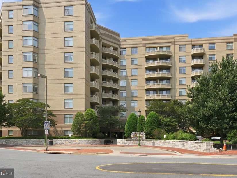 7111 Woodmont Avenue 106, Bethesda MD 20815
