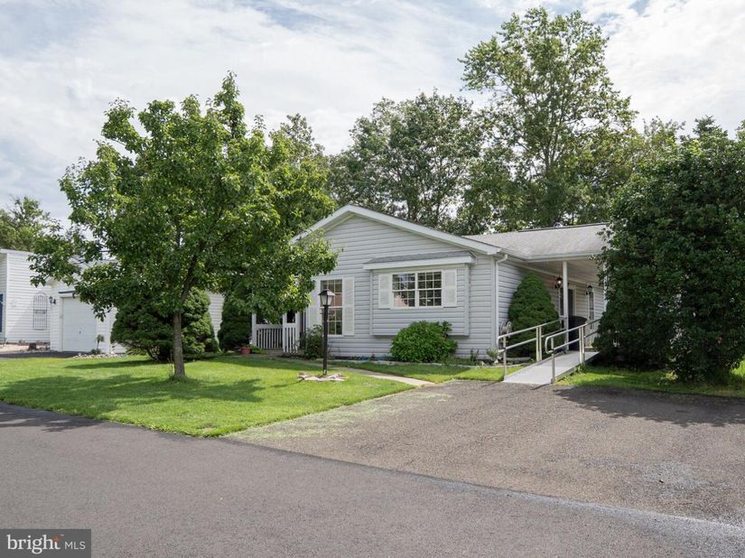 232 Thrush Circle, New Hope PA 18938