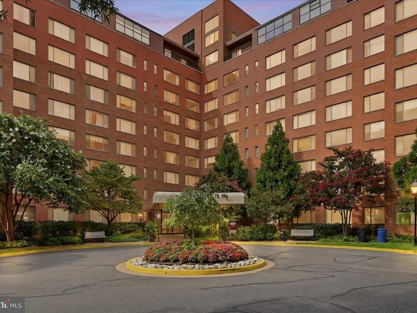 1111 Arlington Boulevard 1003, Arlington VA 22209