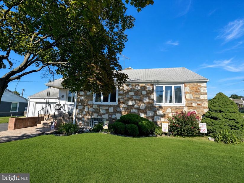 1111 Welsh Road, Philadelphia PA 19115