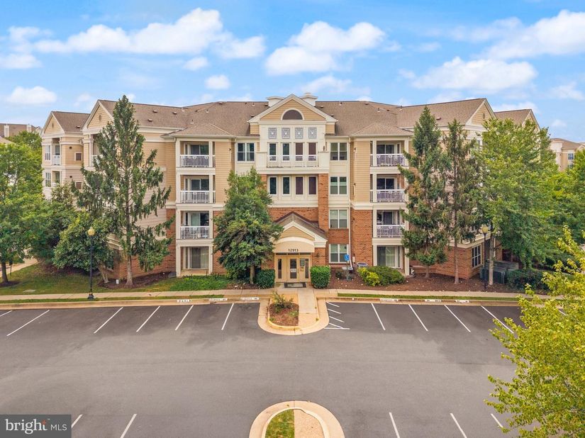12913 Alton Square 411, Herndon VA 20170