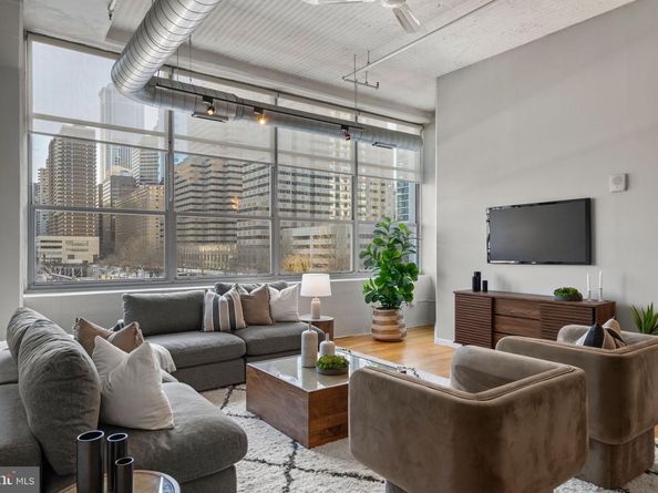 2200 Arch Street 409, Philadelphia PA 19103