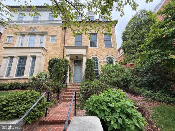 2985 38TH Street NW, Washington DC 20016