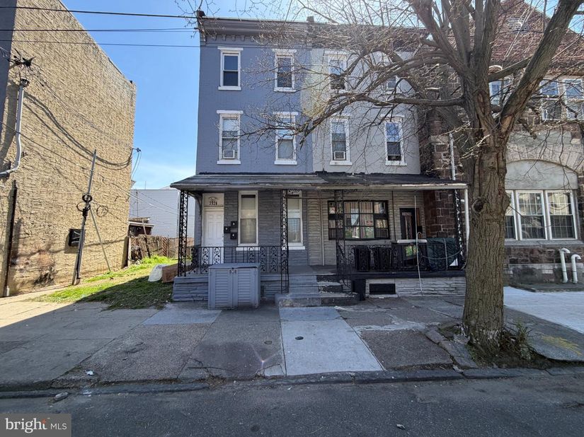 3926 Fairmount Avenue, Philadelphia PA 19104
