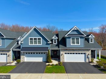 924 Holden Court
