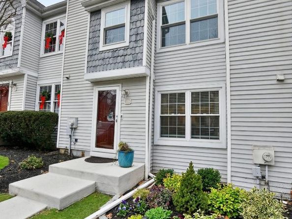 19 Applewood Court, Horsham PA 19044