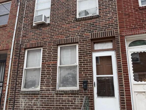 2045 S Darien Street, Philadelphia PA 19148