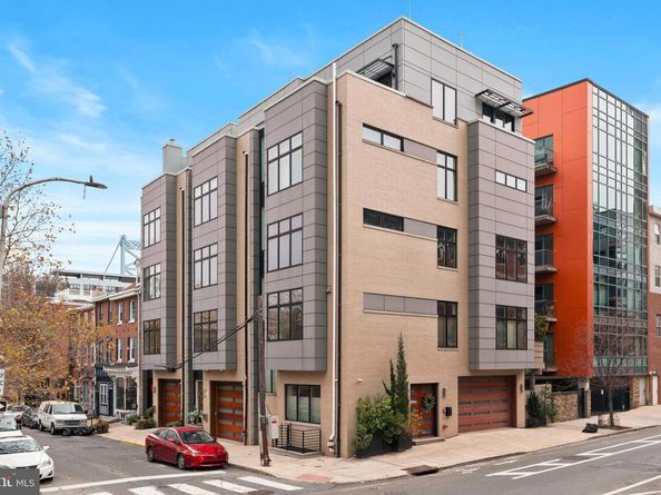 152 Vine Street, Philadelphia PA 19106