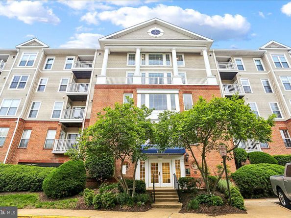 7011 Falls Reach Drive 101, Falls Church VA 22043