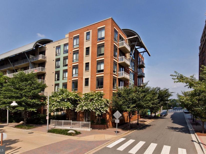 1200 N Hartford Street 505, Arlington VA 22201