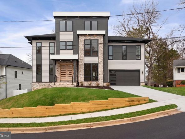 505 Adelman Circle SW, Vienna VA 22180