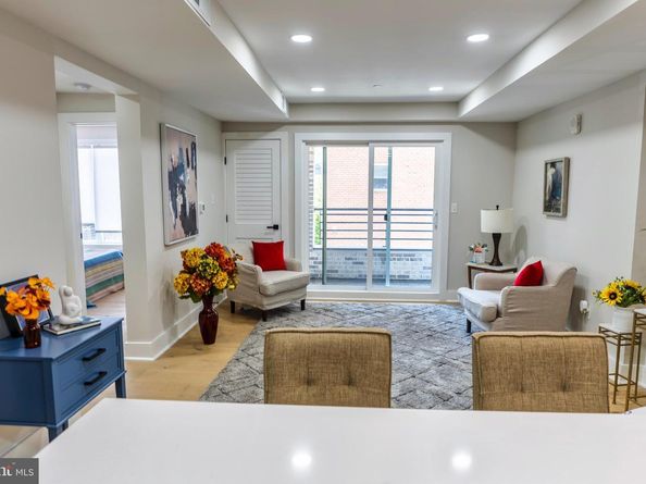 919 12TH Street NE 202, Washington DC 20002