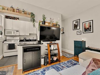 3022 Wisconsin Avenue NW