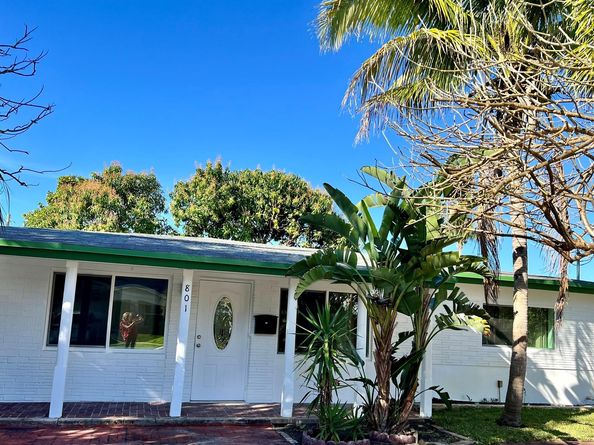 801 NE 36TH St, Oakland Park FL 33334