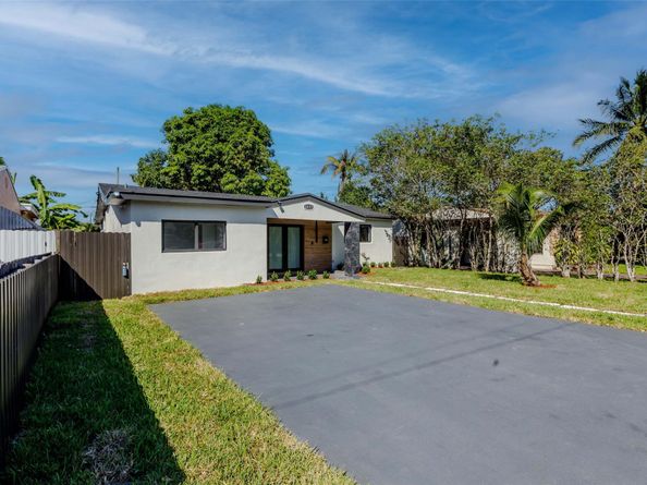 2633 Taft St, Hollywood FL 33020