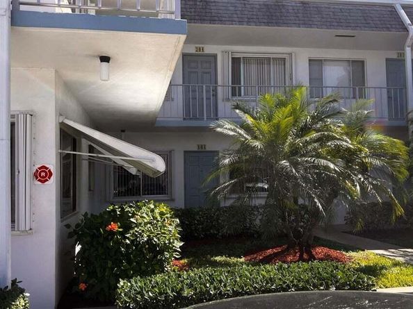 2880 Lake Osborne Drive 104, Lake Worth Beach FL 33461