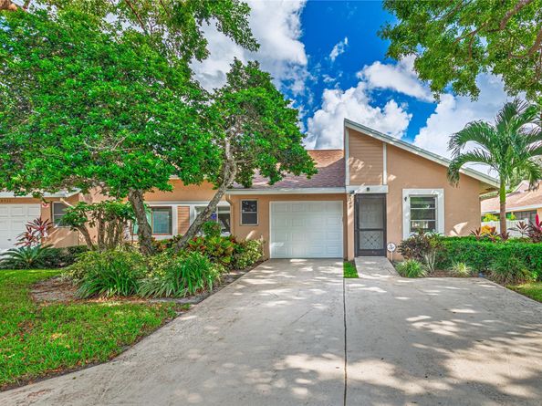 8307 Summerbreeze Ln, Boca Raton FL 33496