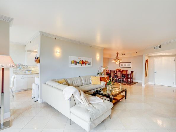 2000 Island Boulevard 408, Aventura FL 33160