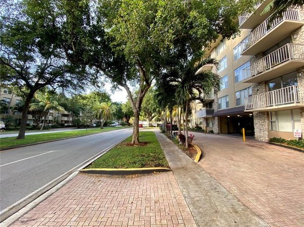 1805 Sans Souci Blvd 403, North Miami FL 33181
