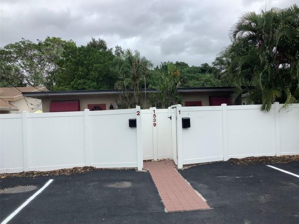 1539 NE 32nd St, Oakland Park FL 33334