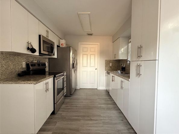 2950 NW 20th St, Fort Lauderdale FL 33311