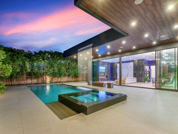 2401 NE 13th Street, Fort Lauderdale FL 33304