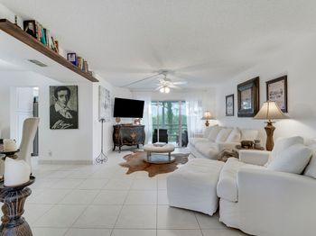 3755 Via Poinciana
