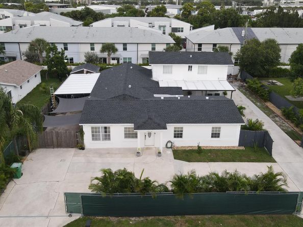 1613 Sherwood Avenue, Mangonia Park FL 33407