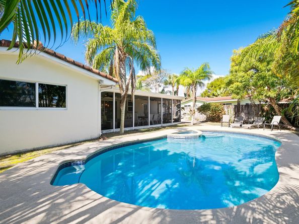 806 SE 9th Ave, Deerfield Beach FL 33441