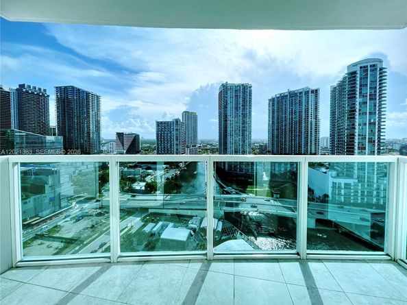 31 SE 5th Street 2307, Miami FL 33131