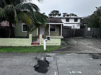 130 NE 4th Avenue