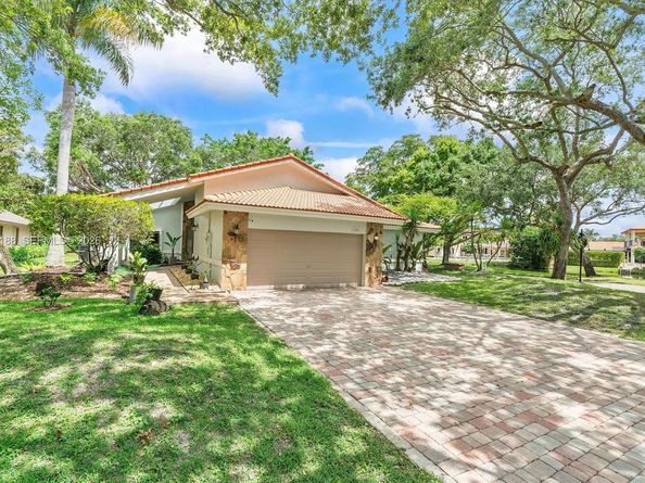 1001 SW 93rd Avenue, Plantation FL 33324