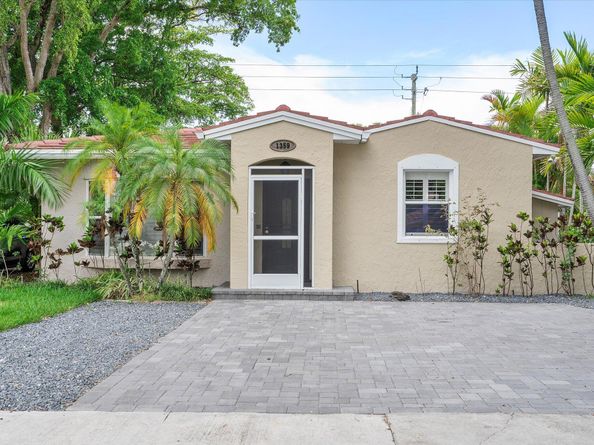 1359 Washington Street, Hollywood FL 33019