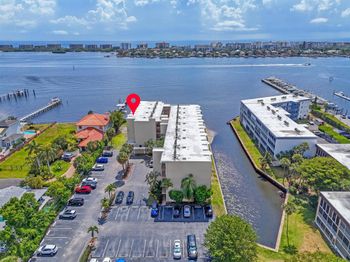 896 N Federal Highway