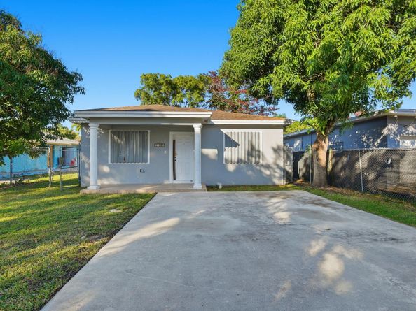 10131 W Indigo Street, Miami FL 33157