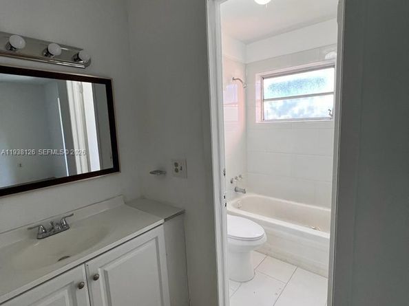 20520 NW 15th Avenue 221, Miami Gardens FL 33169