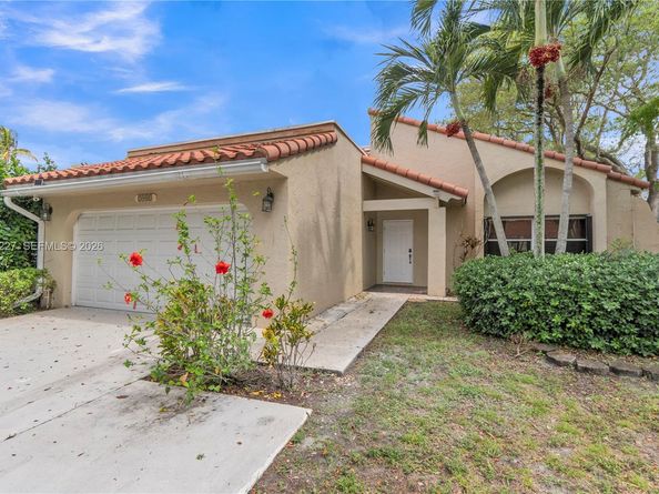 2905 Begonia Way, Cooper City FL 33026