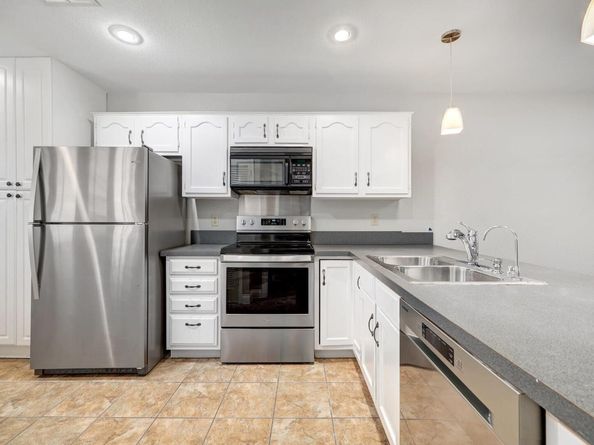 7211 Lakewood DR G124, Austin TX 78750