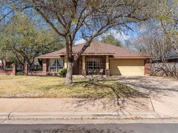 1211 Sugarberry DR