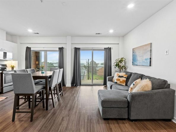 4361 S Congress Ave 402, Austin TX 78745