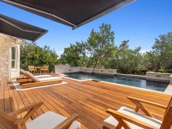 1 Sparrowglen LN, The Hills TX 78738