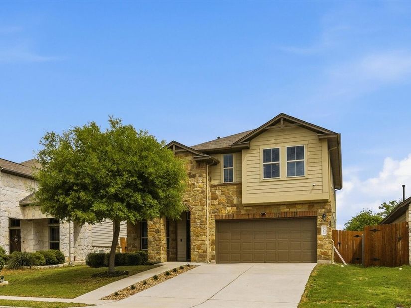 2004 Garretts WAY, Manchaca TX 78652