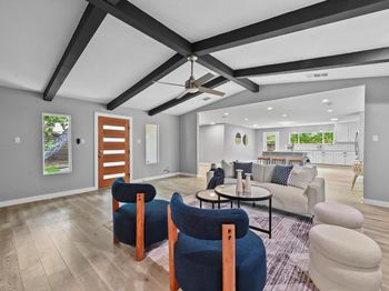 3305 Santa Monica DR