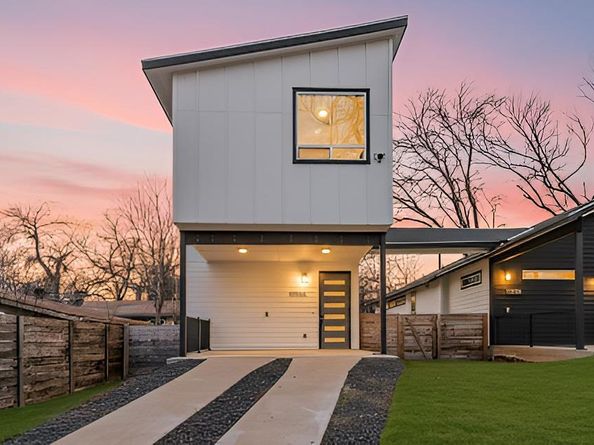 1130 Spur ST A, Austin TX 78721